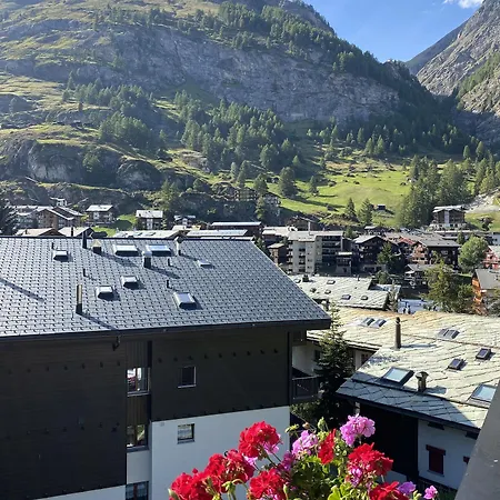 Adonis Hotel