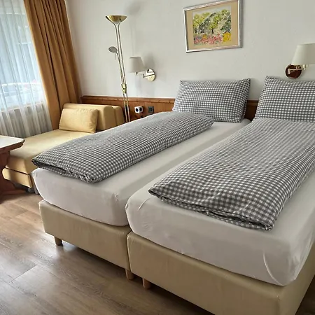 Готель Adonis 3*