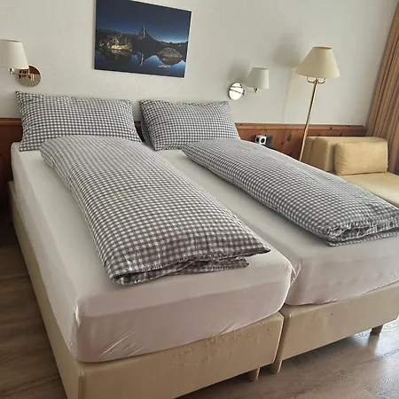Adonis Otel