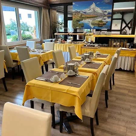 阿多尼斯酒店
