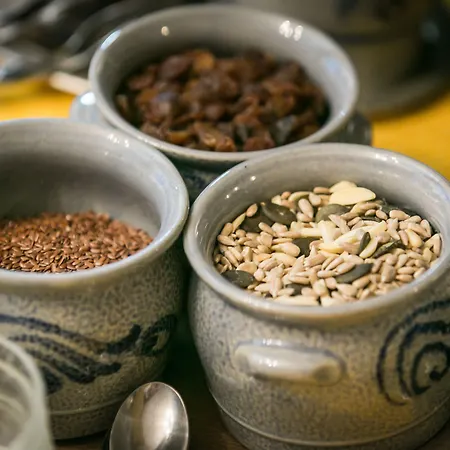 Готель Adonis 3*