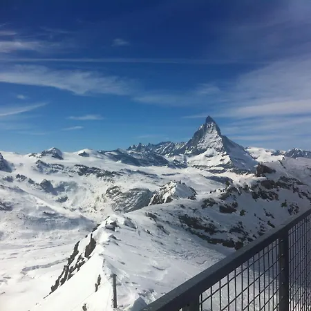 Готель Adonis 3*