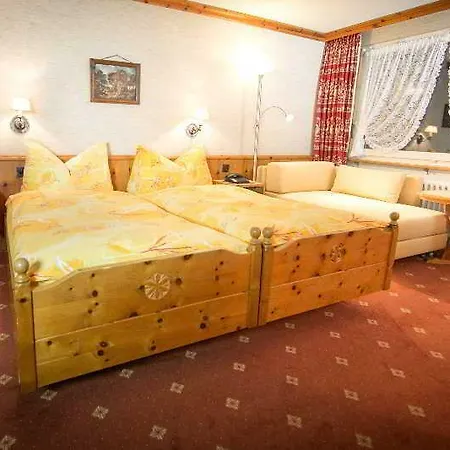 Adonis Hotel